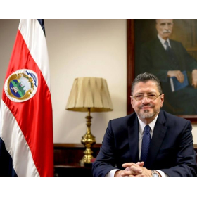 El anuncio hecho por el presidente Rodrigo Chaves contempla la privatización parcial del Banco de Costa Rica (BCR) y su subsidiaria Banco Internacional de Costa Rica (BICSA), así como del Instituto Nacional de Seguros (INS)./ Tomada de Casa Presidencial de Costa Rica - Facebook